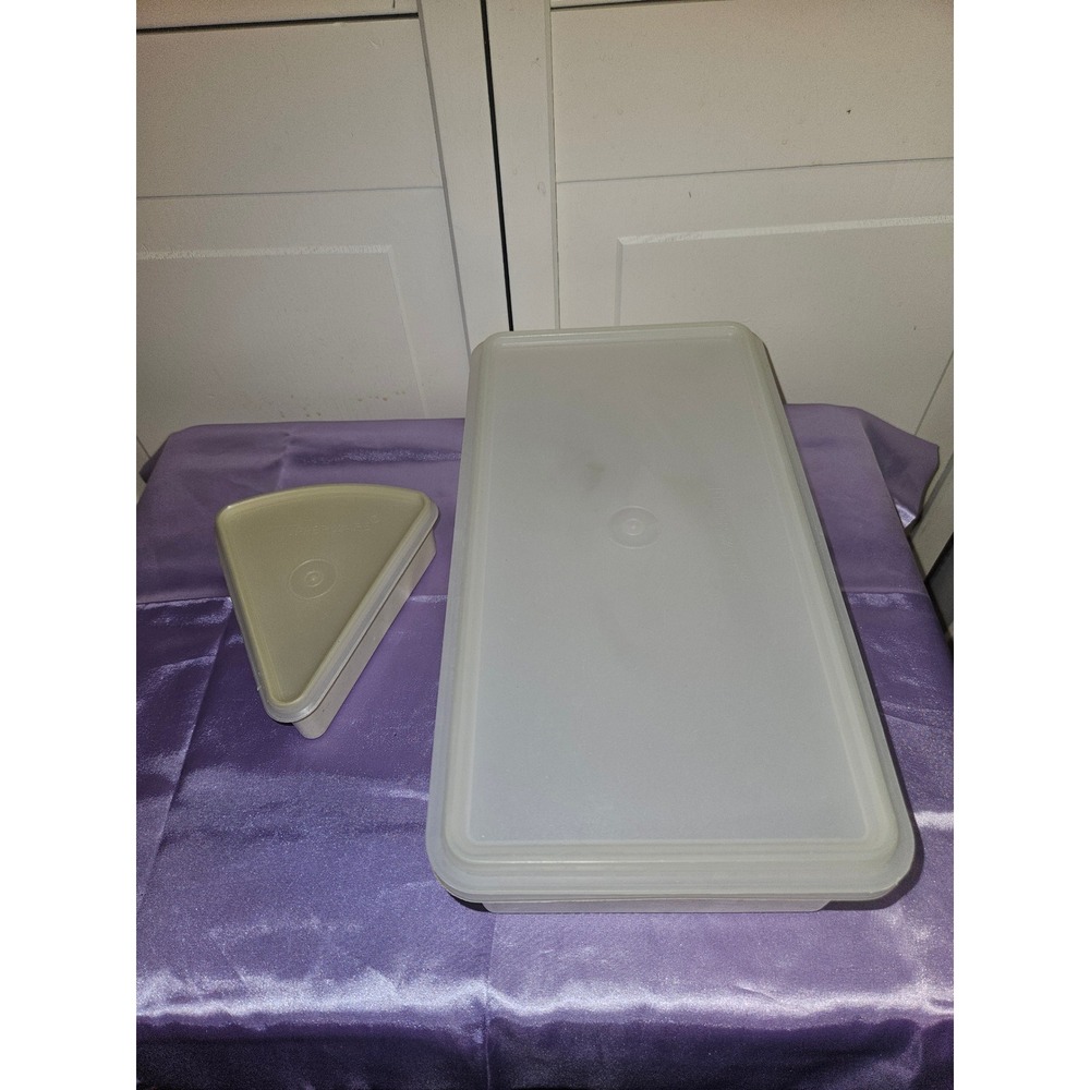 Vintage Tupperware Bread Keeper and Pie Slice‎ Wedge Container Set White 2pc